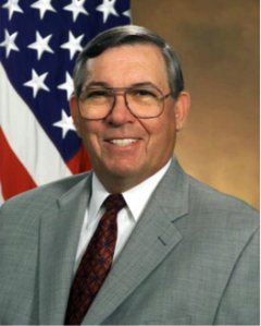 Anthony J. Tether, directeur de DARPA et co-président du Highlands Forum du Pentagone de juin 2001 à février 2009