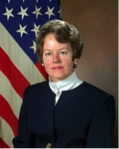 La dott.ssa Anita Jones, direttrice della DARPA dal 1993 al 1997 e co-presidente del Pentagon's Highlands Forum dal 1995 al 1997, quando i funzionari incaricati del programma CIA-NSA-MDDS finanziarono Google, in connessione con la DARPA sul data mining per antiterrorismo